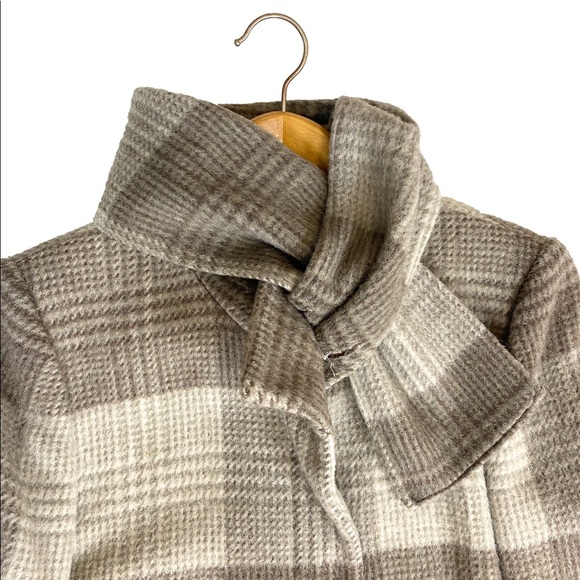 Womens' Vintage 1980's Albert Nipon Classic Brushed Woolen Coat made in the USA - Picture 7 of 9